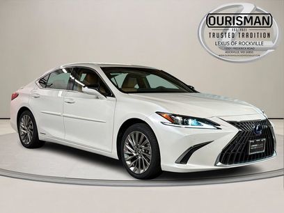 Certified 2022 Lexus ES 300h w/ Accessory Package 2