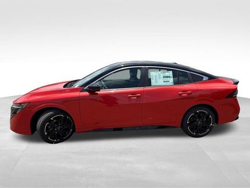 New 2026 Nissan Sentra SR w/ SR Premium Package FWD image 4