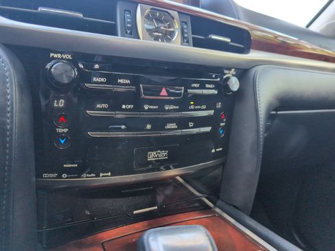Used 2017 Lexus LX 570 4WD w/ Luxury Package image 32