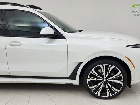 Used 2024 BMW X7 xDrive40i w/ M Sport Package AWD/4WD image 8
