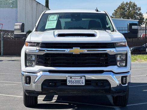 Used 2025 Chevrolet Silverado 2500 LT w/ Convenience Package AWD/4WD image 9
