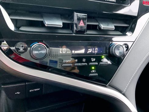 Used 2024 Toyota Camry SE FWD image 32