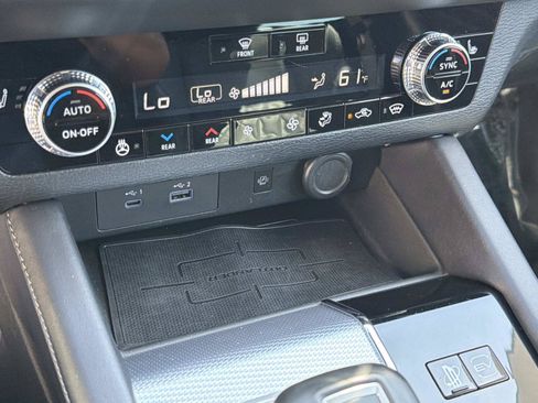 Used 2023 Mitsubishi Outlander SEL AWD/4WD image 24