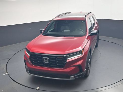 Certified 2025 Honda Pilot TrailSport image 32