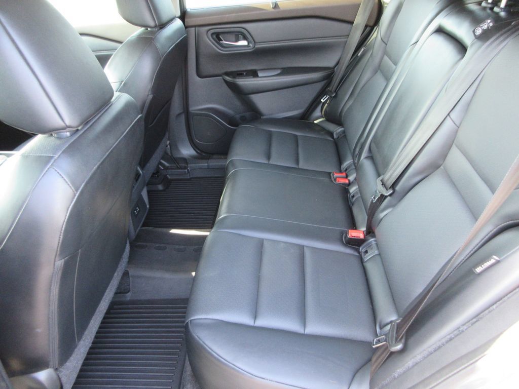 Used 2023 Nissan Rogue SV w/ SV Premium Package AWD/4WD image 14