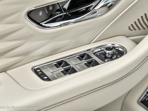 Used 2024 Bentley Flying Spur V8 AWD/4WD image 29