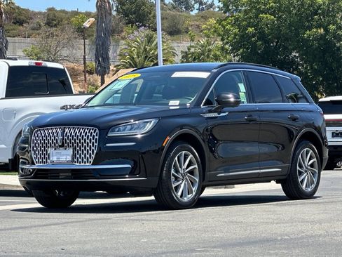 Certified 2025 Lincoln Corsair AWD w/ Equipment Group 101A image 7