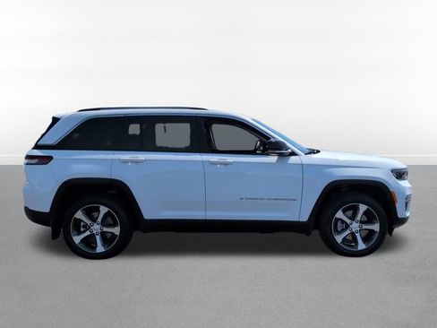 Used 2022 Jeep Grand Cherokee Limited 4xe w/ MOPAR Finishing Package AWD/4WD image 4