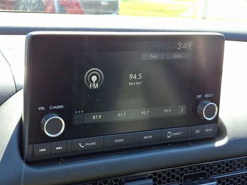 Used 2025 Honda HR-V LX image 17