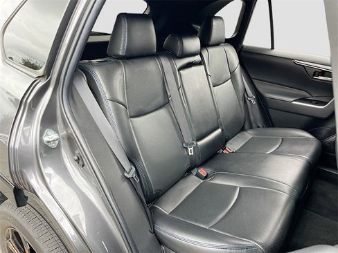 Used 2022 Toyota RAV4 SE image 24