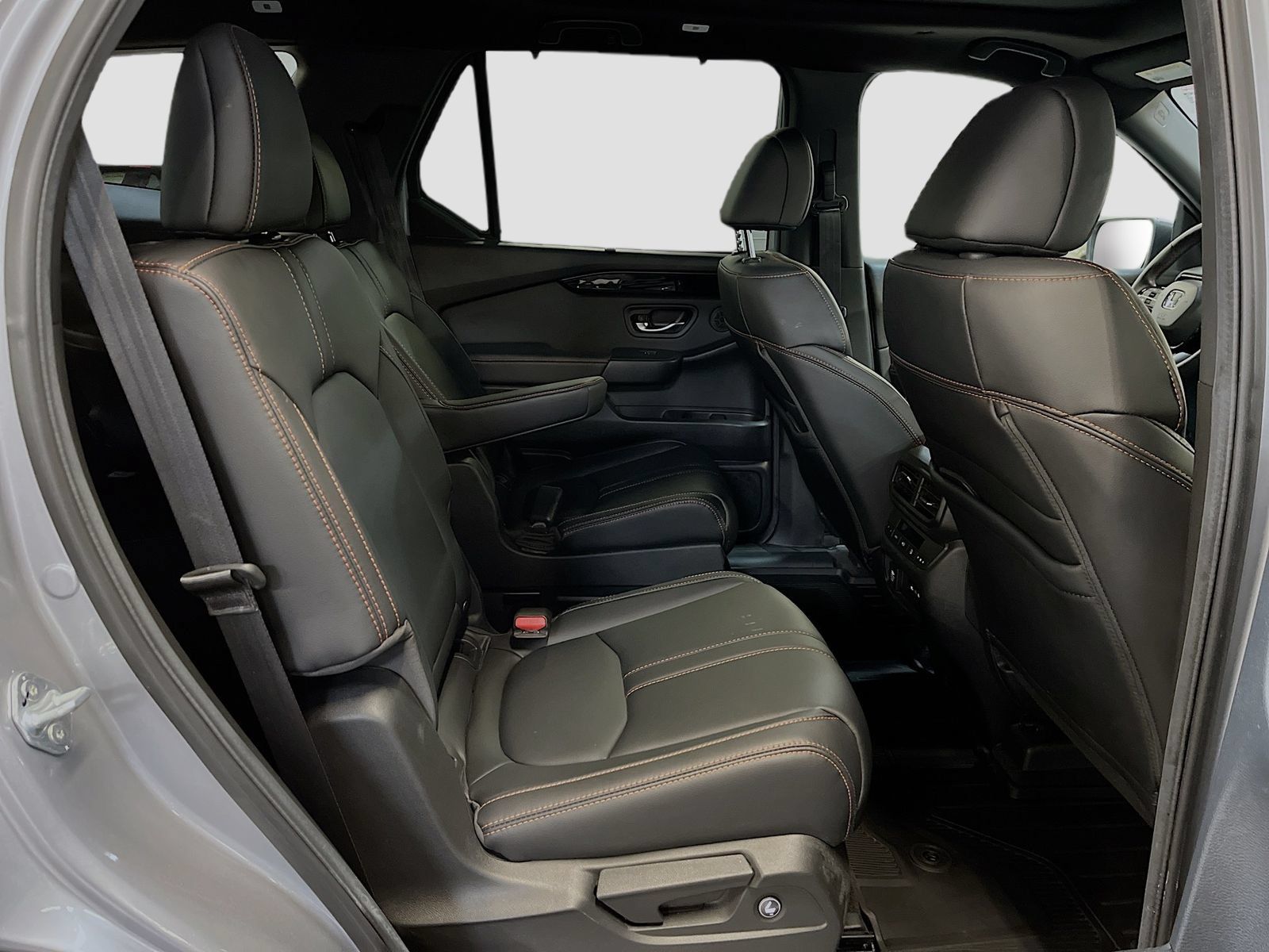 Used 2025 Honda Pilot TrailSport image 29