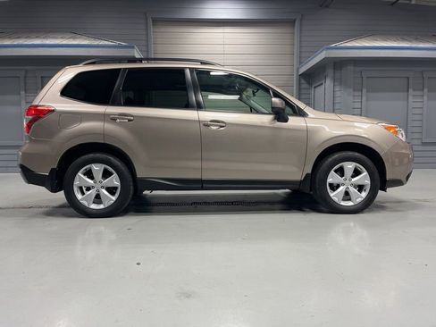 Used 2016 Subaru Forester 2.5i Premium w/ All-Weather Package AWD/4WD image 8