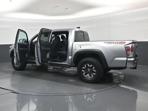 Used 2022 Toyota Tacoma TRD Off-Road AWD/4WD image 52