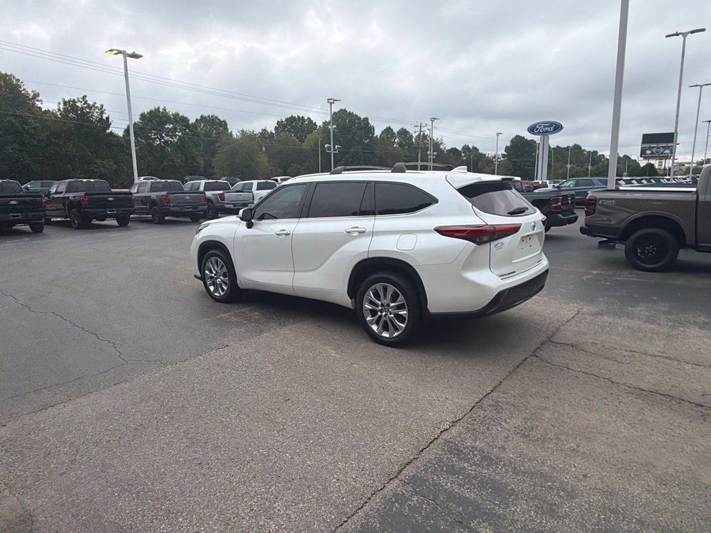 Used 2020 Toyota Highlander Limited AWD/4WD image 5
