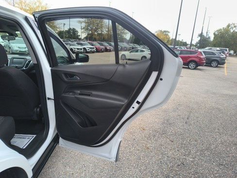 Used 2018 Chevrolet Equinox LT image 15