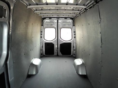 Used 2021 Mercedes-Benz Sprinter 3500 image 25
