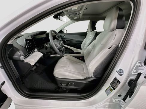 New 2026 Hyundai Elantra Limited FWD image 16
