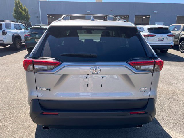 Used 2025 Toyota RAV4 XLE w/ Convenience Package AWD/4WD image 4