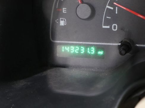 Used 2003 Ford Windstar Sport image 32