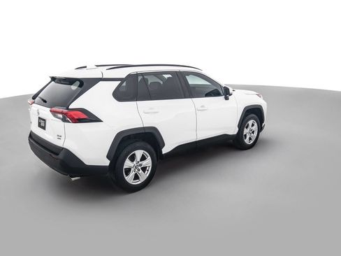 Used 2020 Toyota RAV4 XLE w/ Convenience Package AWD/4WD image 5