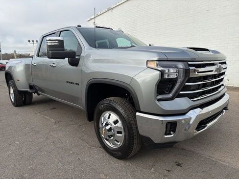 New 2026 Chevrolet Silverado 3500 LTZ w/ LTZ Convenience Package image 9