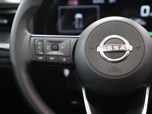 Used 2026 Nissan Kicks SV w/ SV Premium Package AWD/4WD image 19
