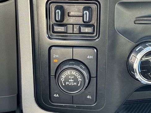 Used 2023 Ford F150 Limited image 32