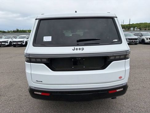 New 2026 Jeep Grand Wagoneer Limited w/ 8-Passenger Seating Package AWD/4WD image 4