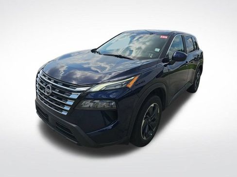 Used 2025 Nissan Rogue SV FWD image 3