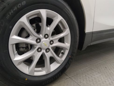 Used 2021 Chevrolet Equinox LS image 31