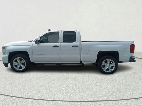 Used 2018 Chevrolet Silverado 1500 Custom w/ Custom Value Package RWD image 4