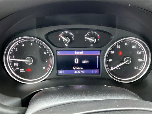 Used 2020 Buick Enclave Premium w/ Sun and Sites Package image 24