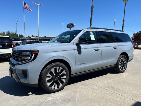 New 2027 Ford Expedition Max Platinum w/ Driver's Package AWD/4WD image 2