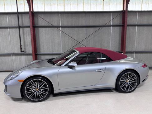 Used 2018 Porsche 911 Carrera 4 AWD/4WD image 1