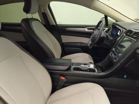 Used 2019 Ford Fusion SE w/ Equipment Group 151A FWD image 21