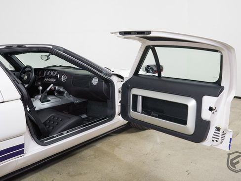 Used 2005 Ford GT image 33