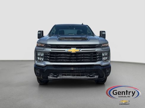 Used 2024 Chevrolet Silverado 2500 Custom w/ Custom Convenience Package AWD/4WD image 2