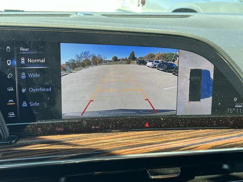 Used 2021 Cadillac Escalade Premium Luxury w/ Performance Package image 32