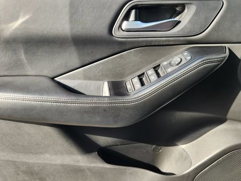 Used 2024 Nissan Rogue SV FWD image 22