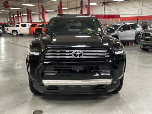 Used 2025 Toyota 4Runner Limited image 3