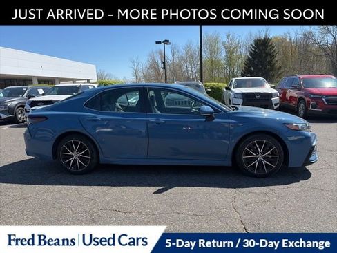Used 2023 Toyota Camry SE w/ Cold Weather Package image 9