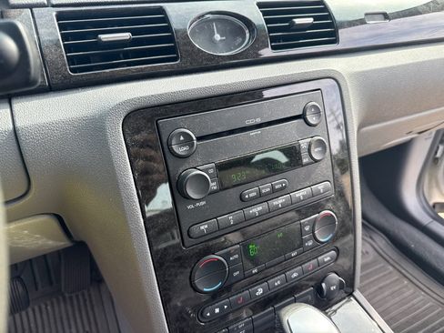 Used 2005 Mercury Montego Premier FWD image 16