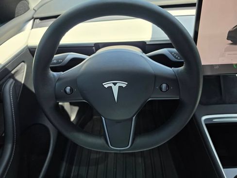 Used 2023 Tesla Model Y Long Range AWD/4WD image 34