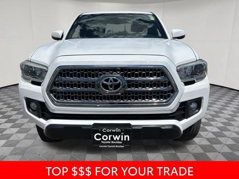 Used 2017 Toyota Tacoma TRD Off-Road AWD/4WD image 2