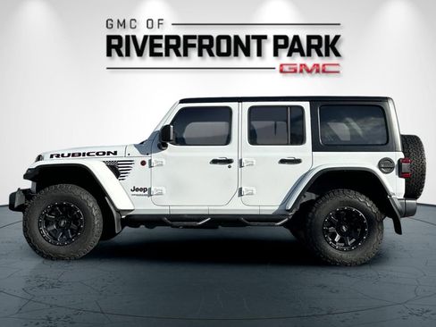 Used 2022 Jeep Wrangler Unlimited Rubicon w/ Cold Weather Group AWD/4WD image 6