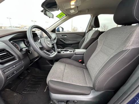 Used 2023 Nissan Rogue SV image 10