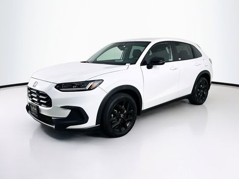 Used 2024 Honda HR-V Sport image 3
