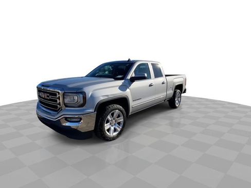 Used 2017 GMC Sierra 1500 SLE w/ SLE Value Package image 4