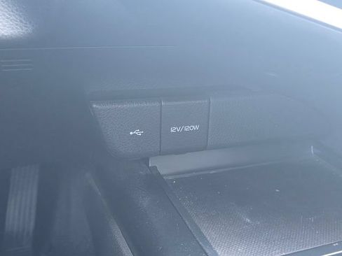 Used 2020 Toyota Camry SE w/ Blackout Package FWD image 21