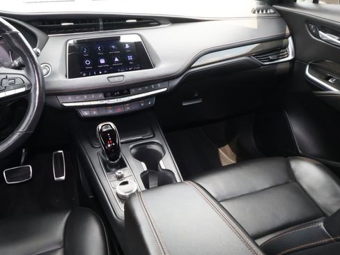 Used 2023 Cadillac XT4 Sport FWD image 17